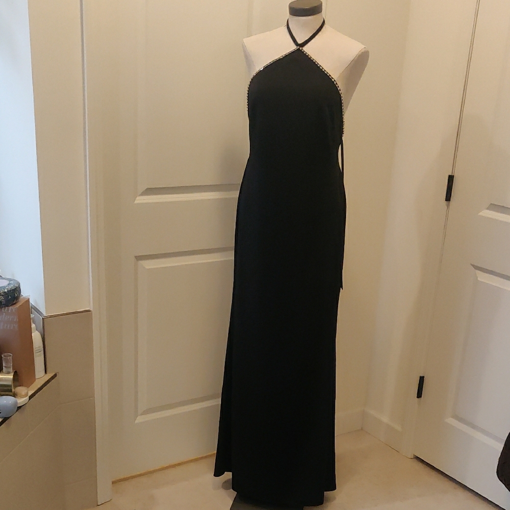 Elegant Black Backless Dress